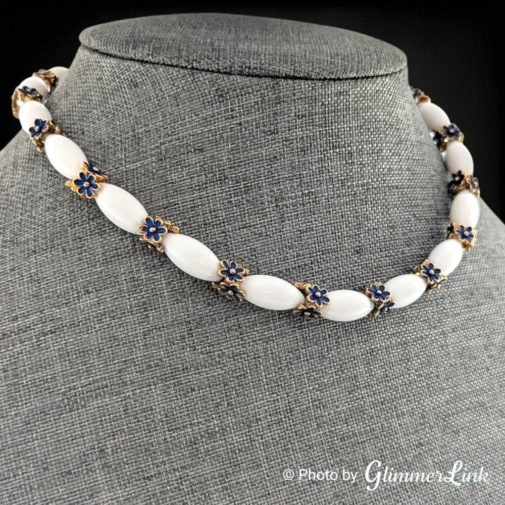 Vintage Crown Trifari Blue Enamel Floral Lucite Choker Necklace - Picture 2 of 9